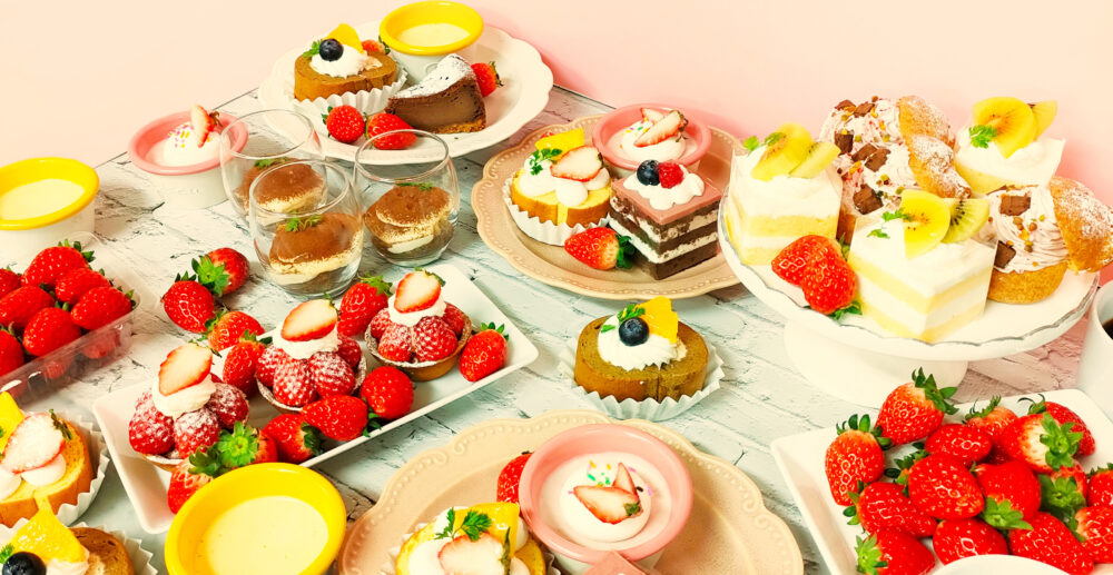 小さなケーキをお好みでいかが🍓
